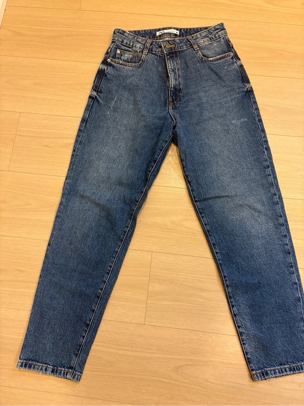 Zara Women High rise Mom fit Denim Jeans- Blue wash
